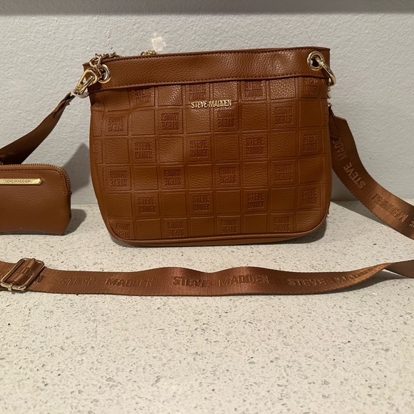 Steve Madden - Picture 4 of 10